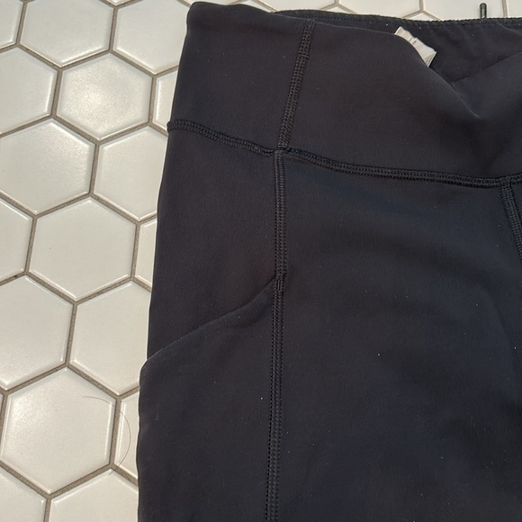 Lululemon run tight - Picture 2 of 5